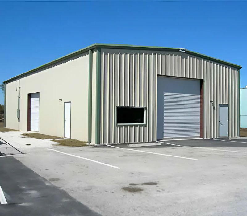 The 200m² factory