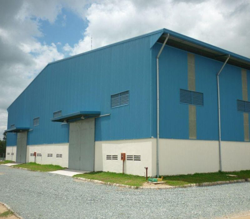 The 800m² factory