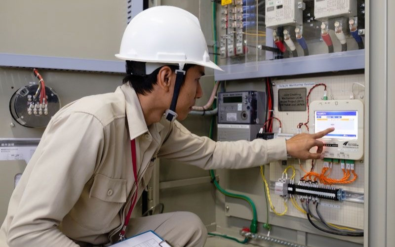 Electrical System Monitoring Technician