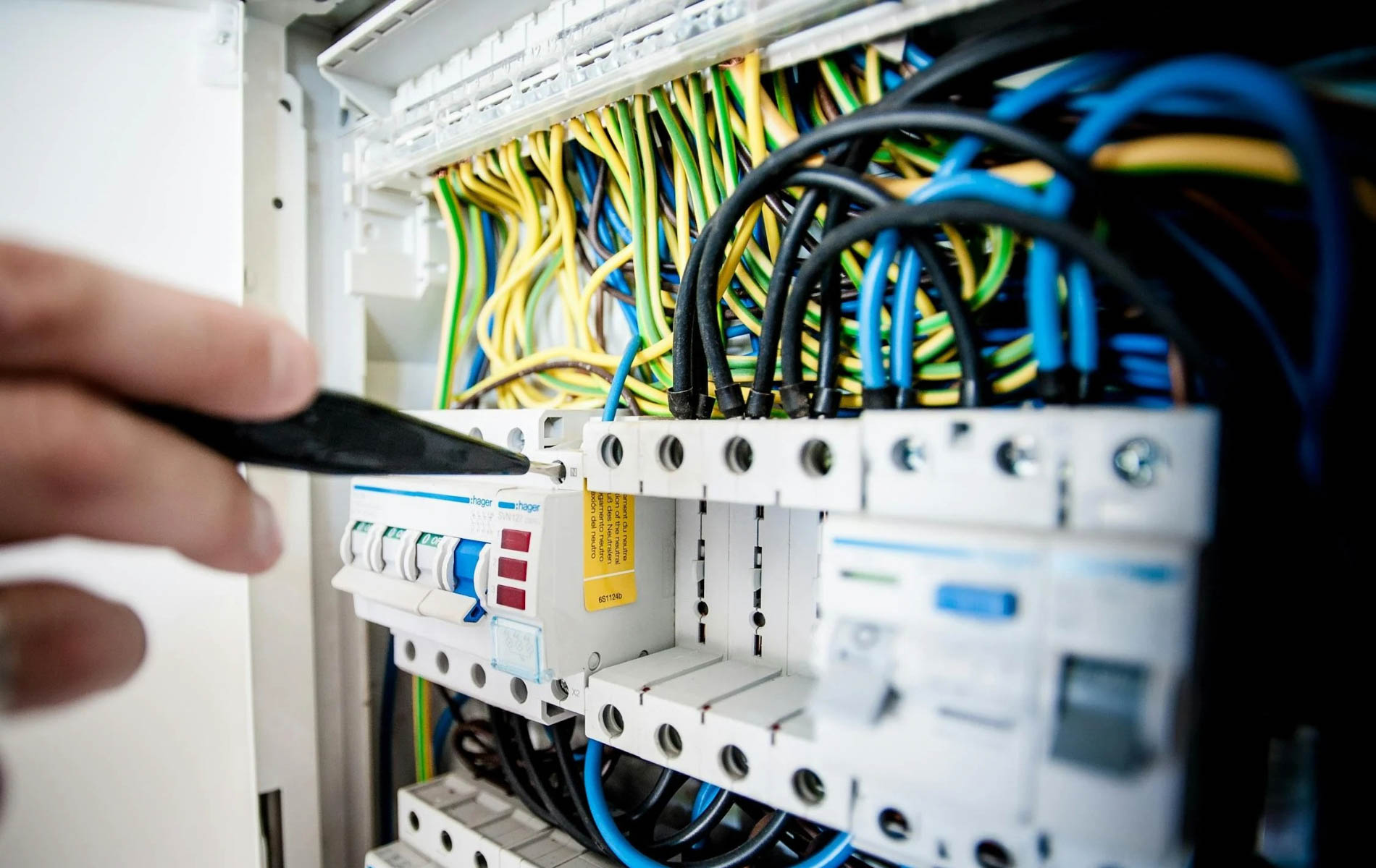 https://ktgindustrial.com/wp-content/uploads/2025/06/electrical-safety-regulations-in-factories-5.jpg