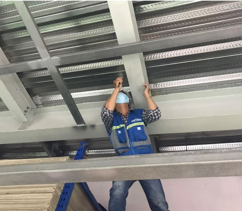 Inspection of the steel roof framing system