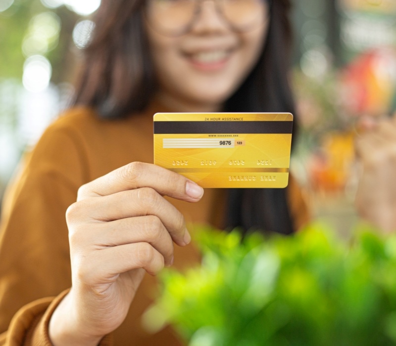 Credit cards in green leasing