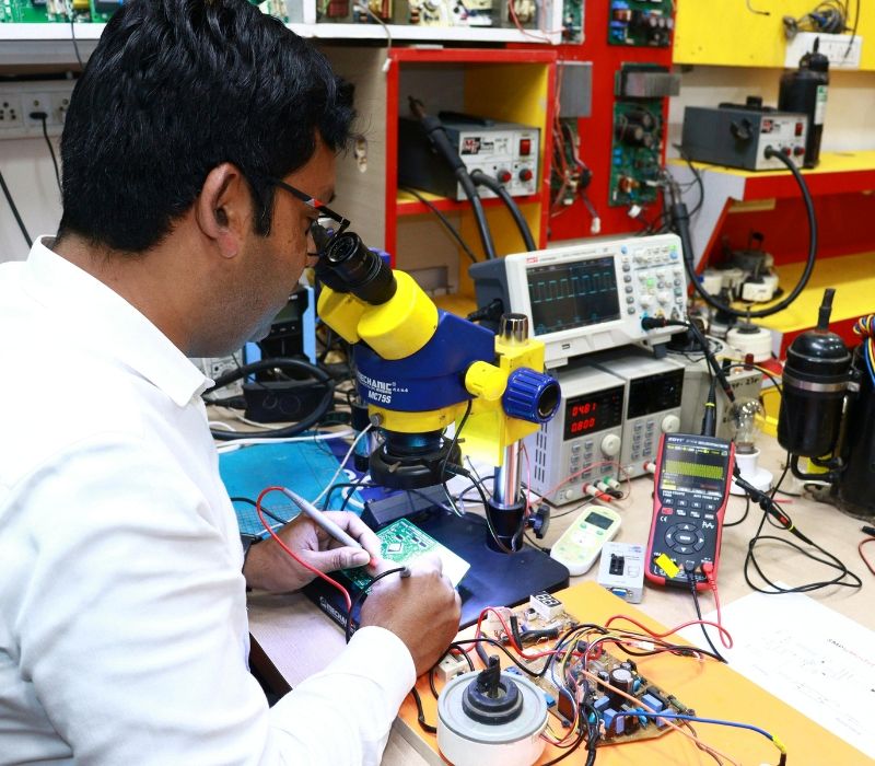 Nhân viên kỹ thuật để làm chủ công nghệ